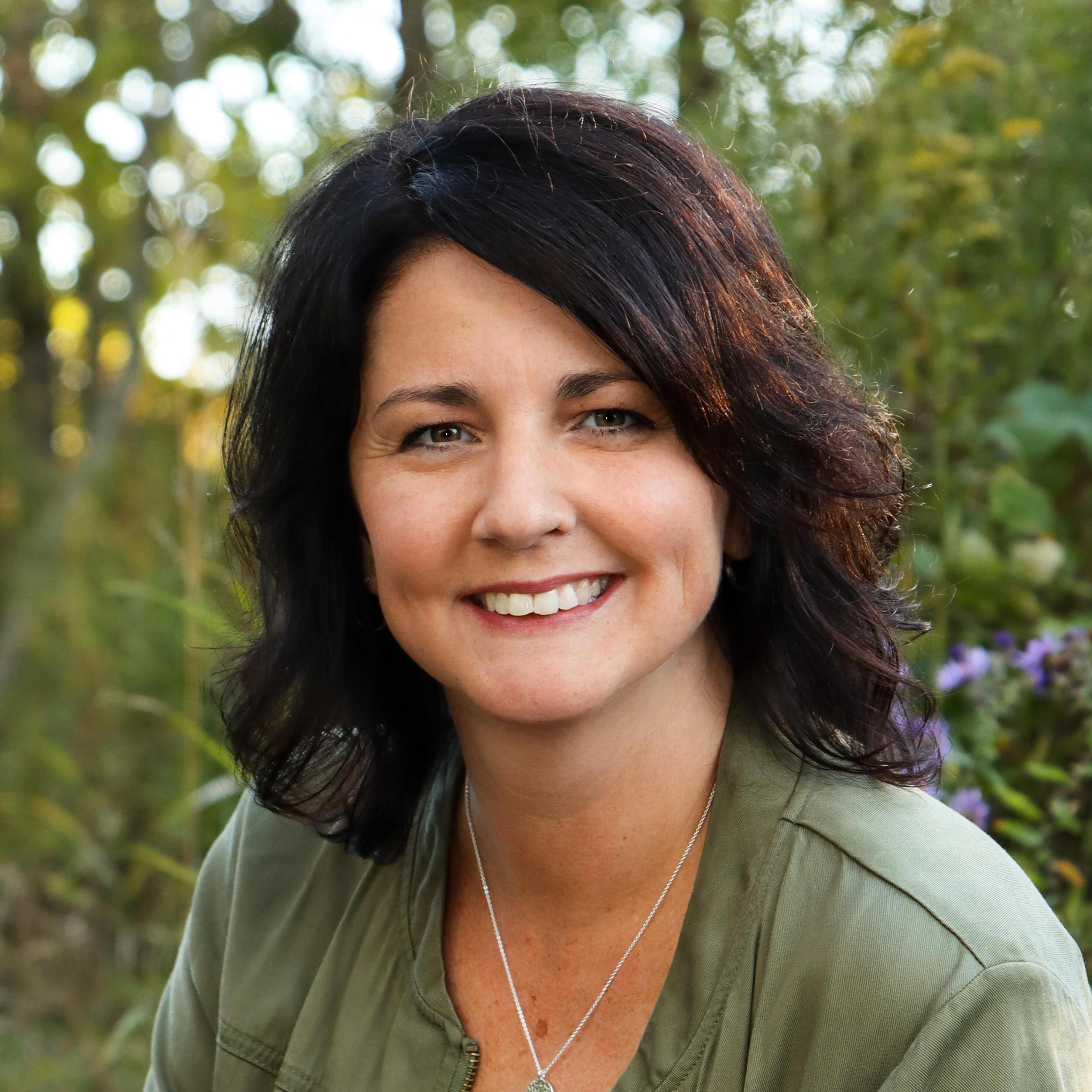 Waunakee, WI Photographer Specializing in Senior, Family and Branding Photography