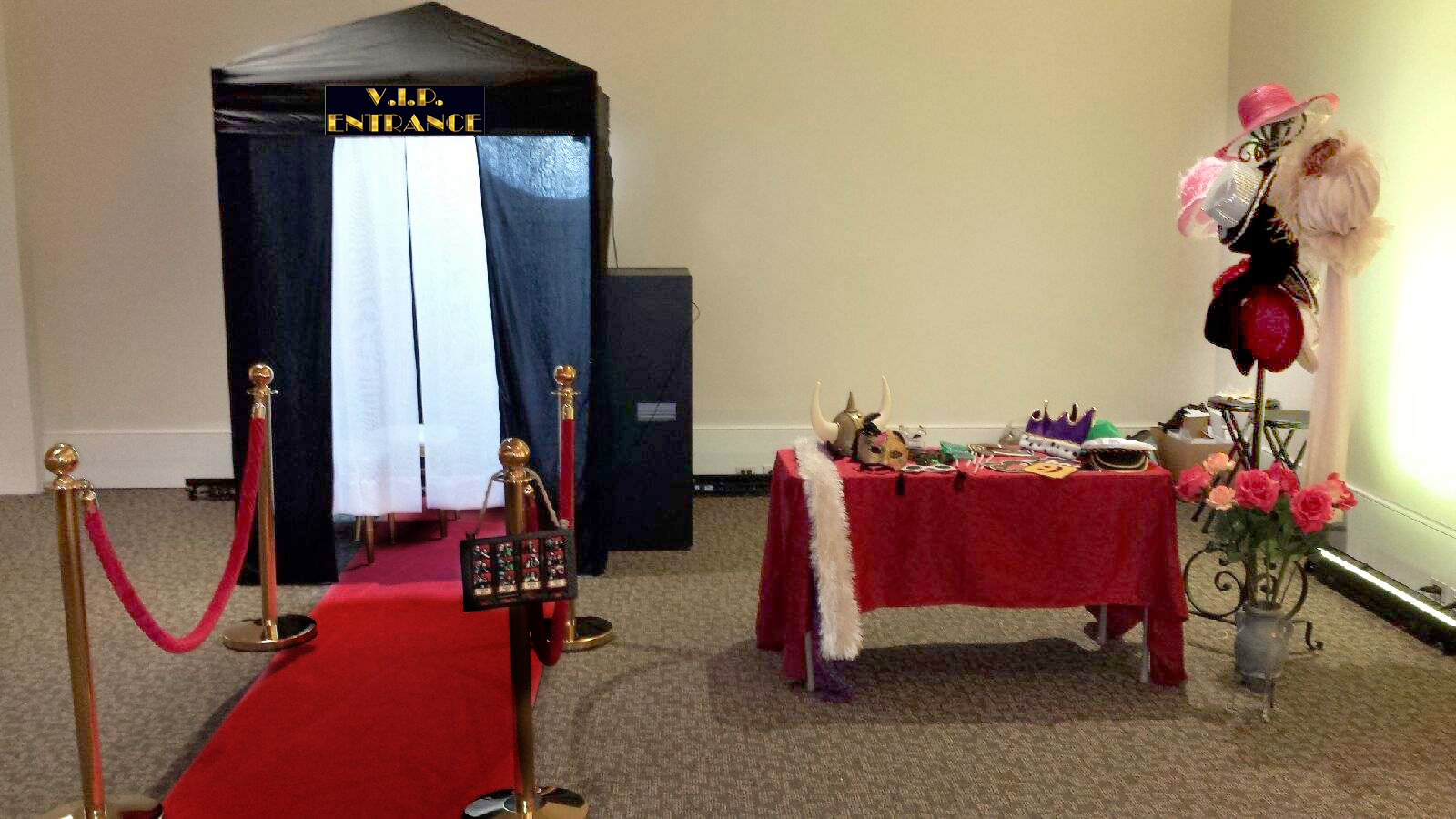 Elegant and affordable Photo Booth Rental