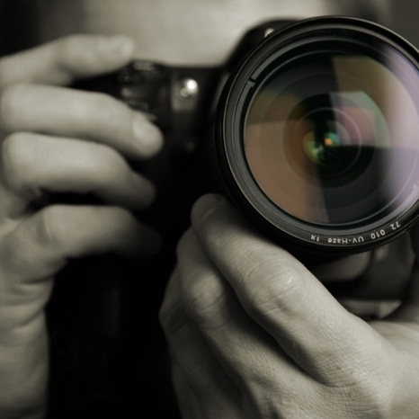 Photographer discreet and specializes in Boudoir , sexual photography.