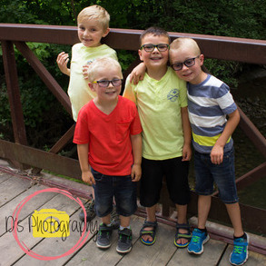 Excellent photographer ready to capture your memories.