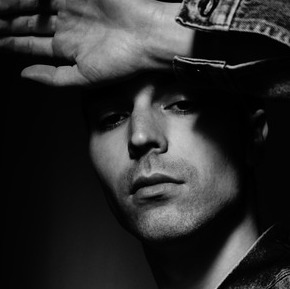 Professional photographer with more than 10 years of experience. Specializing in portraiture fine art and fashion