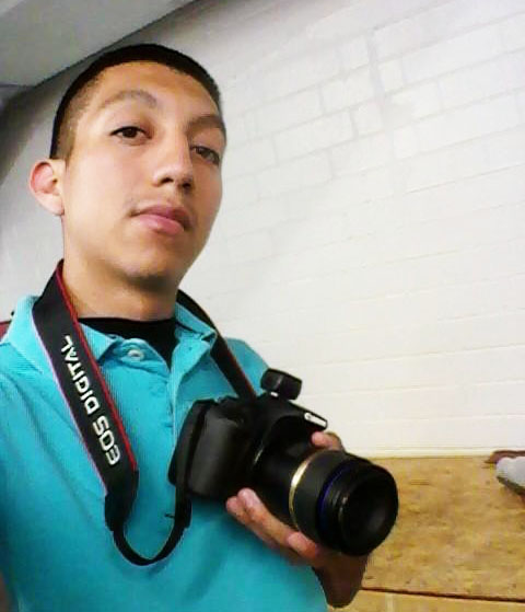 Bilingual Student Photographer