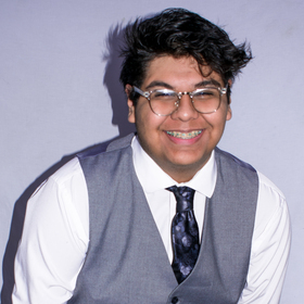 Hi, I'm Luis and I love to help capture moments in time for all to enjoy in the future. I do portraits and family portraits