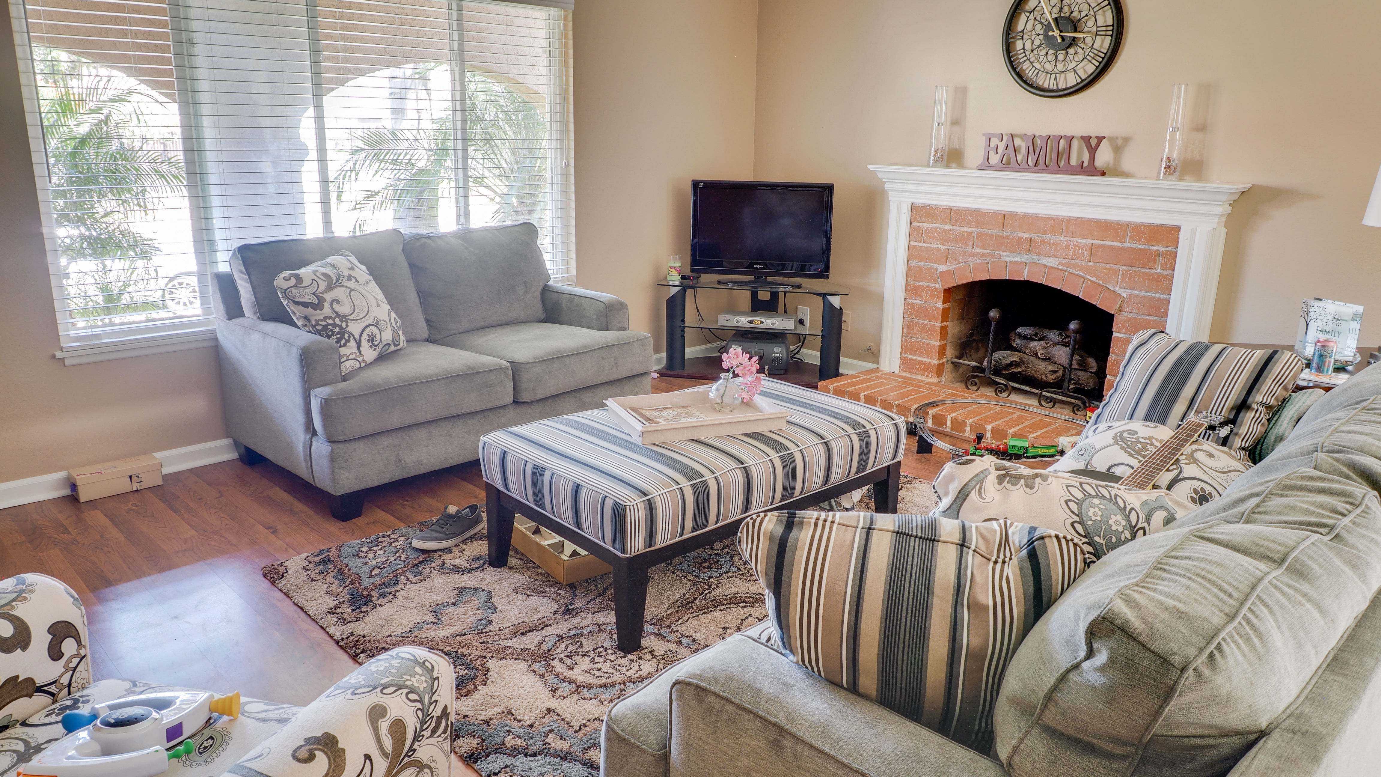 Real Estate/Art Photographer