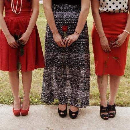 Emerald Lens-Young Photographer located in Cranberry Township- Does family, engagement, maternity, and personal photos