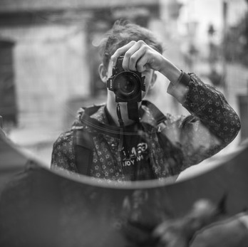 I make my passion an art form. I freeze wonderful moments as they go on. I am a photographer in Montreal.