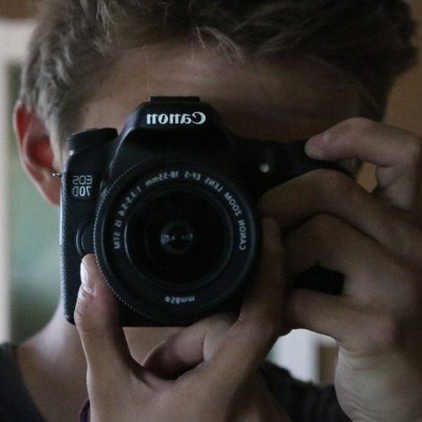 2 Photogrphers for Cheap
