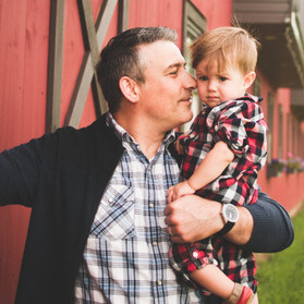 Three Crowns Studio is operated by a passionate and energetic mom of 2 who loves to photograph people, products and events.