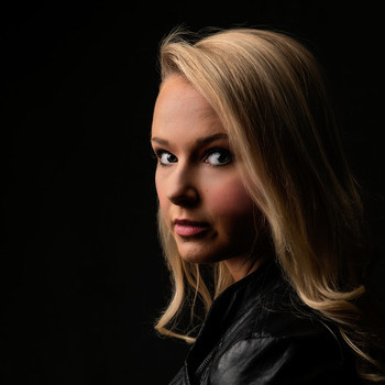 Professional Photographer for Portraits, Head Shots, Model Portfolios, Artistic, Special Events